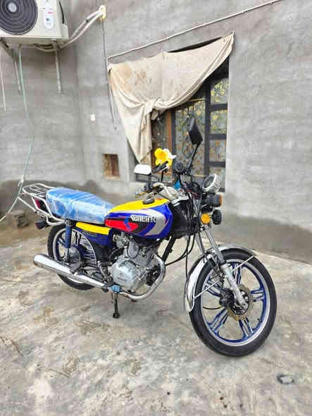 السلام عليكم دراجه سيفان
موديل 2022 نضافه فول كهربائيات فول كلها شغاله
تخم تاير جديد اداريات كلها جديده دراجه مكفوله من السرقه سعر الدراجه ٥٠٠ وبيها مجال بيع مستعجل (ملاحضه مو شراي لاتعبني فدوه اروحلك) حبايب مكاني تكريت ناحيه عوينات التواصل واتساب او اتصل علا الرقم ***********
