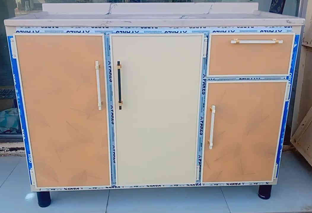 معرض الفهد للأثاث المنزلي 
متوفر كاونتر مع سنك كافة الاحجام 
العنوان: الرمادي التأميم مجاور راشي رشيد 
مقابل تانكي ام عمار 
يوجد توصيل داخل الرمادي فقط
للاستفسار الاتصال على الرقم:***********
