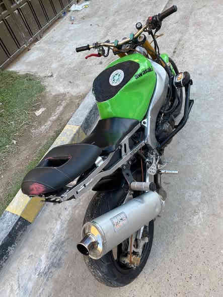 سلام عليكم  كاوسكي مال لعب 2004 دراجة مفتوحة  شغل حلوة  مكاني دورة *********** 💙
