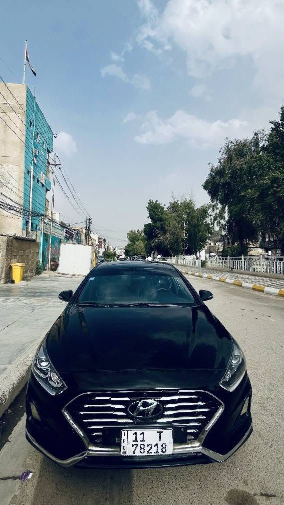 السلام عليكم اخوان
سوناتا 2018 فول مواصفات للأخير القفلة مال سوناتا 
صبغ فقط بنيد جاملغ وباب وبيها بعض الملاحظات البسيطة
1-فتحة 
2-كراسي جلد شامواه
3-شاشة كامرة خلفية 
4-بصمة
5-رادار أمامي خلفي 
6-كرسي كهرباء
7-صندوق كهربائي يفتح عند الاقتراب
8-لايت ليد أمامي وأشارة ليد
9-رادار بالمرايا
10-دبل اكزوز خلفي وبيها ايضا صوت اكزوز حلو وخفيف
رقم بغداد دولي بأسمي شخصيا وتحويل ثاني يوم

السيارة ترهم بيع او مراوس اريد مراوس بأي شي رياضي مرتب حتى لو صبغ حزام بسعر مناسب لاتغني 
للاستفسار خاص رجائاً
*********** بغداد, العراق
