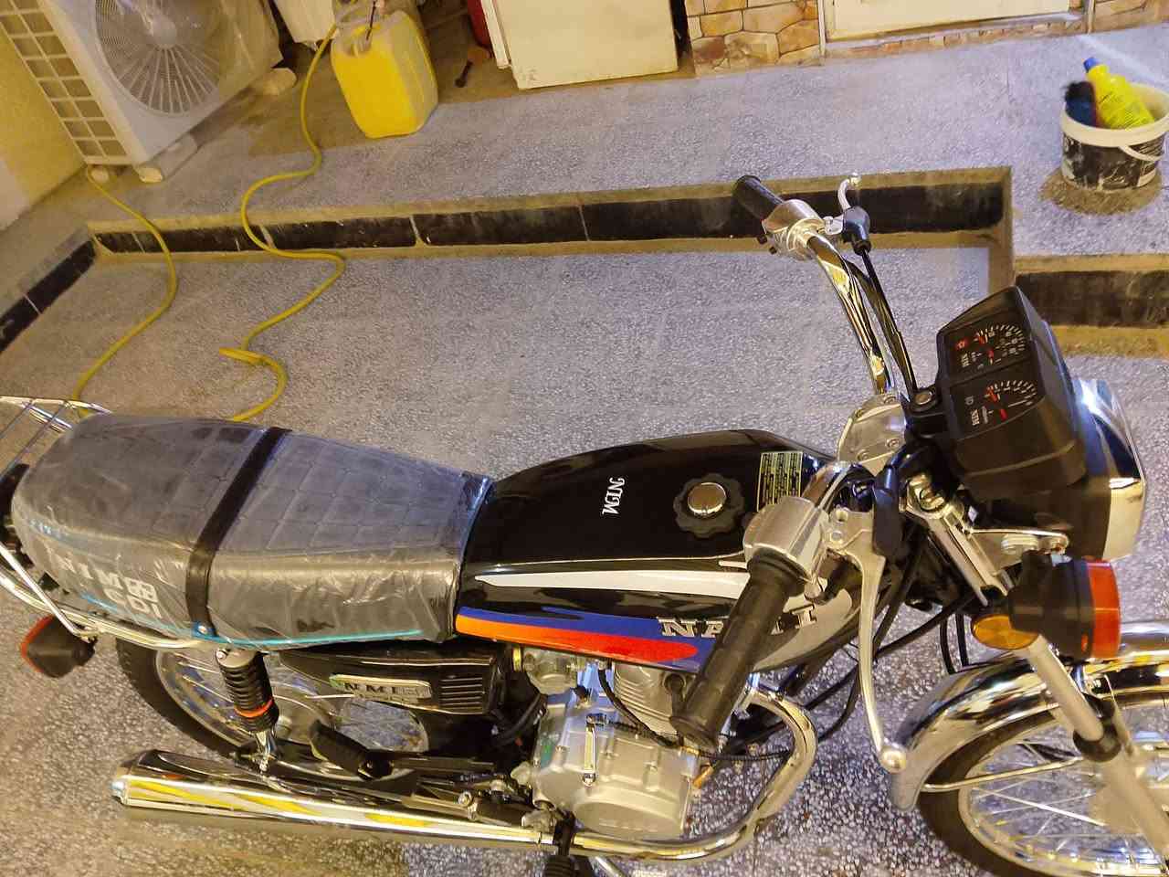 السلام عليكم نامه امتياز موديل 2026 الدراجه جديده ما صار لها شهر من طالع المعرض محرك مكفول 3 احرف بوري رفيع شيال صغير الدراجه باب اول مكفوله من الشخط اوراق كامله 
***********
