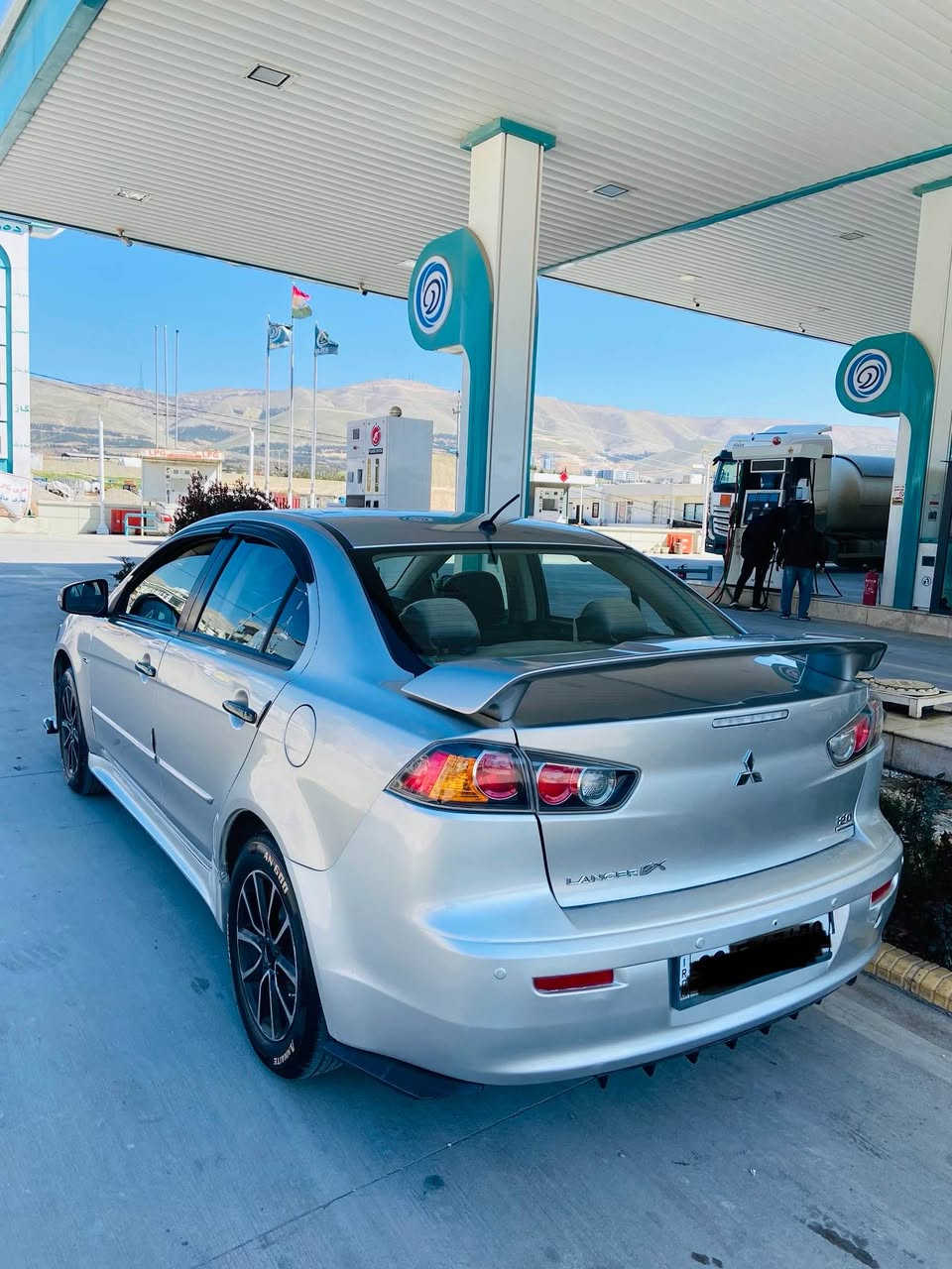 بەناوی خوای گەورە ***********
لانسەری قرش 2016 خلیجی مەکینە 20
ناوزەرد 
ئاوێنە ئیشارەت 
حاسەی دواوە شاشە کامێرە 
هەر چوار تایەکەی تازە بۆ گۆراوە لۆک 
پاتری بانس تازە گۆراوە 
سەنەوی تازەیە رەقەم تازەیە بەشەرتی تەحویل خرامە ماڵی دۆستە ڕوبەڕو لە ڕەسمەکان جوانترە 
2. پارچە بۆیاخە بەبێ ئەوەی نوکە دەرزی ناوی گرتبێ گۆڕینەوە ئەکەین لەسەر دڵ گرتن 

سعری 99 کەمێ مەجال  ژ.م ***********

لە سلێمانیم السليمانية, العراق
