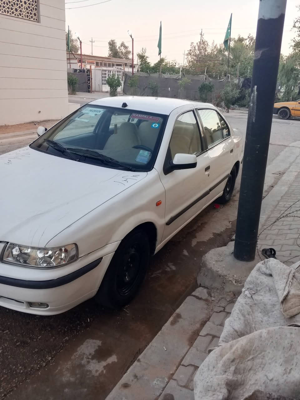 سمند للبيع مديل 11بسمي سنويه إلى 31هزه جديده مكينه كير حدادي جدد كهربائيات كلها شغاله تبريد ينهض بس ما اعرف نقص غاز بوري ما ادري كمبريسر يشتغل ابيع عاطل بيها بس بنيد طاير وشبر با جاملغ الخلفي ولباقي كفاله من الصبغ ولفتح ولتبديل سياره جاهزه خير من الله اكلج طبي السعر 38وبيها مجال حك الجيه مكاني نجف ***********
