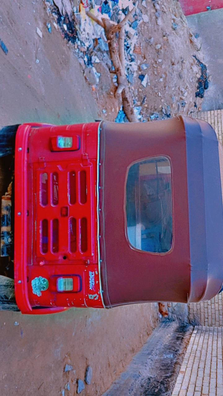 تكتك ١٨ محرك ٢١ مكفوله من الصبغ والحادث رقم ألماني للبيع سعر ٥٥٠٠ بيها مجال بصيط للشراي مكاني كربلاء المعملجي الاتصال ***********
