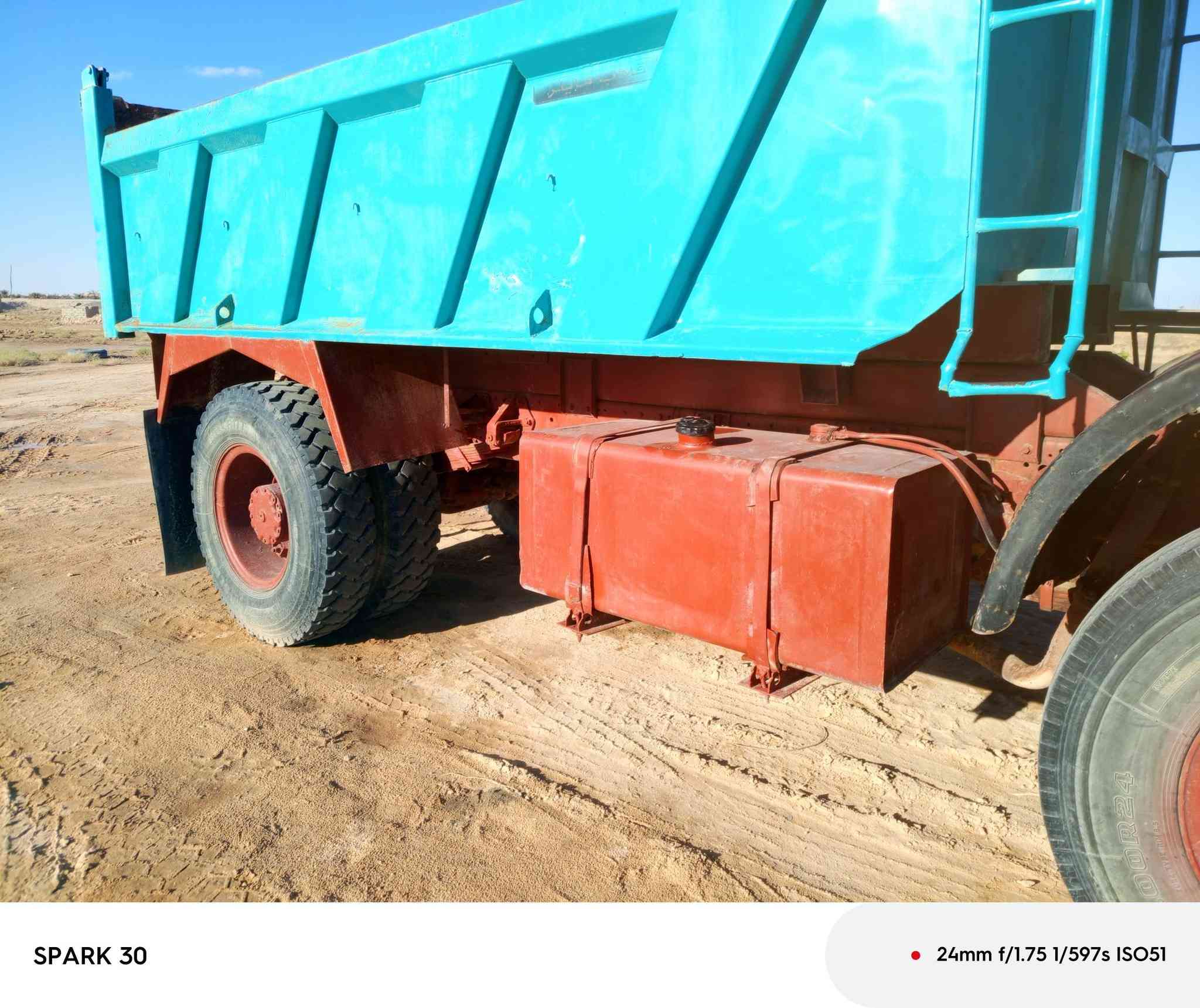 سلام عليكم للبيع البي موديل 75محرك ٨ مجفت قبل شهرين 
نفض احسن غراض حطيتهن يعني محرك طك فلين كير 25 سبركنات جدد اكسل جيف قماره طك فلين من النجف جديده بليته القماره حطيتها مال القديمه بدي جديد مصلح تخم تاير جديد سياره مال خبزه خير من الله حتا سبلت فيها شغال دوشمه جديده رقم ديالى جك الماني جديد تحويل مباشر السعر ١٥٥ ورقه وحي الله الشرايه رقمي  ***********
