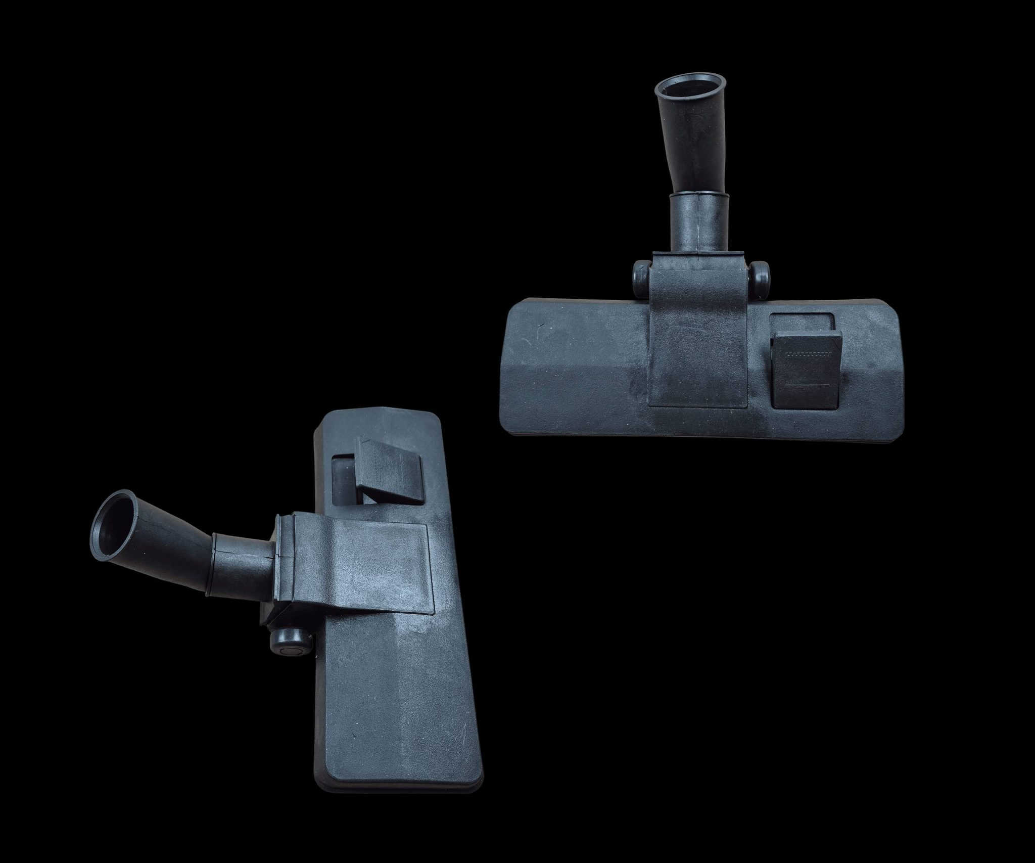 #بالة مكنسة برميل كهربائية هياشي سعة 35 لتر – موديل CV-9800YJ

الاستخدامات

تنظيف الأرضيات والسجاد والموكيت في المنازل والمكاتب والمحلات.

مناسبة للورش والغايرات والمستودعات بفضل قدراتها العالية وسعة خزانها الكبيرة.

مثالية لتنظيف السيارات والوصول للأماكن الضيقة بسهولة.

شفط الغبار والأوساخ الثقيلة والخفيفة من المساحات الواسعة.

المميزات

سعة خزان كبيرة 35 لتر مناسبة للاستعمال المنزلي والتجاري.

محرك عالي القوة بقدرة 5000MW كما هو مذكور على الغلاف.

هيكل معدني قوي يتحمل الاستخدام الطويل.

خرطوم مرن بطول تقريبي 1.7 متر يسهل الوصول للمناطق البعيدة.

سلك كهرباء بطول 4 متر لحرية أكبر أثناء التنظيف.

عجلات كبيرة + دوّارة لسهولة الحركة والتنقل.

ماسورة تلسكوبية قابلة للتطويل لتناسب مختلف الاستخدامات.

فلتر داخلي قابل للتنظيف للحفاظ على قوة الشفط.

رأس تنظيف متعدد الاستخدامات للأرضيات والسجاد.

محتويات الصندوق

المكنسة البرميلية (35 لتر).

خرطوم مرن طويل.

ماسورة تلسكوبية.
سعر 35 الف والتوصيل مجاني لجميع المحافظات العراق 
للتواصل مراسله الصفحه او واتساب ***********
