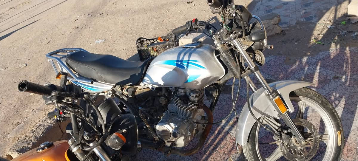 السلام عليكم دراجات للبيع البرتقالي موديل ٢٥ والرصاصي ١٩ كلهن اوراق اسكنر سعرهن عله ٥٥٠ قفل مكاني كربلاء( ***********)
