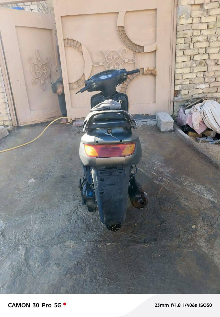 للبيع فراشه مفتوحه بس نظيفه 450وبيها مجال نواقصهه كلجات اماميه والباقي كلشي شغال عنوانهه النجف الحولي قرب ملعب بوابه رقم 6 للاتصال ***********
