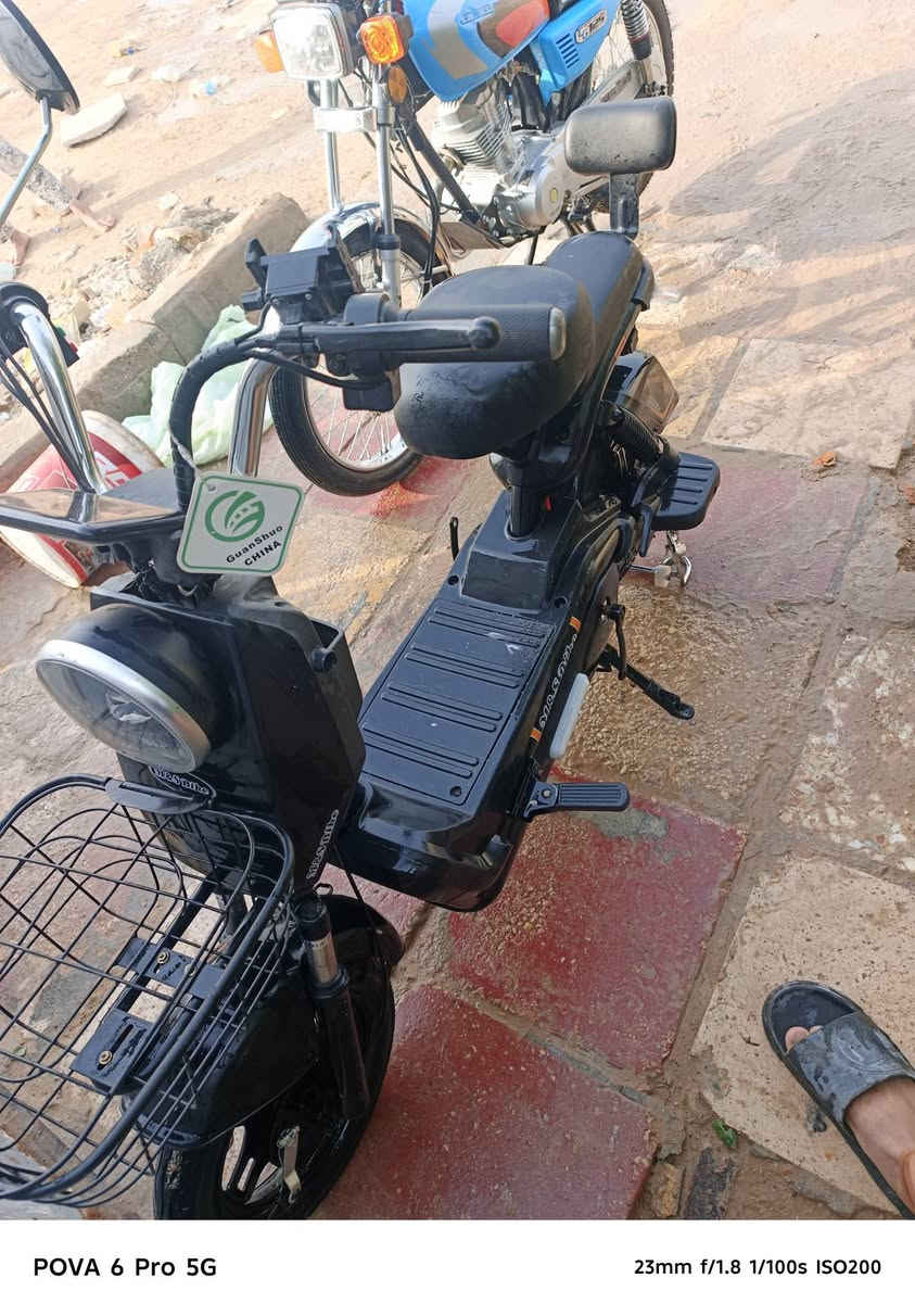 سلام عليكم دراجه شحن فول نضافه 4بطاريات صارلي شهر من اشتريتهه السعر عله هاذه الرقم  وبيك خير وتدلل ***********
