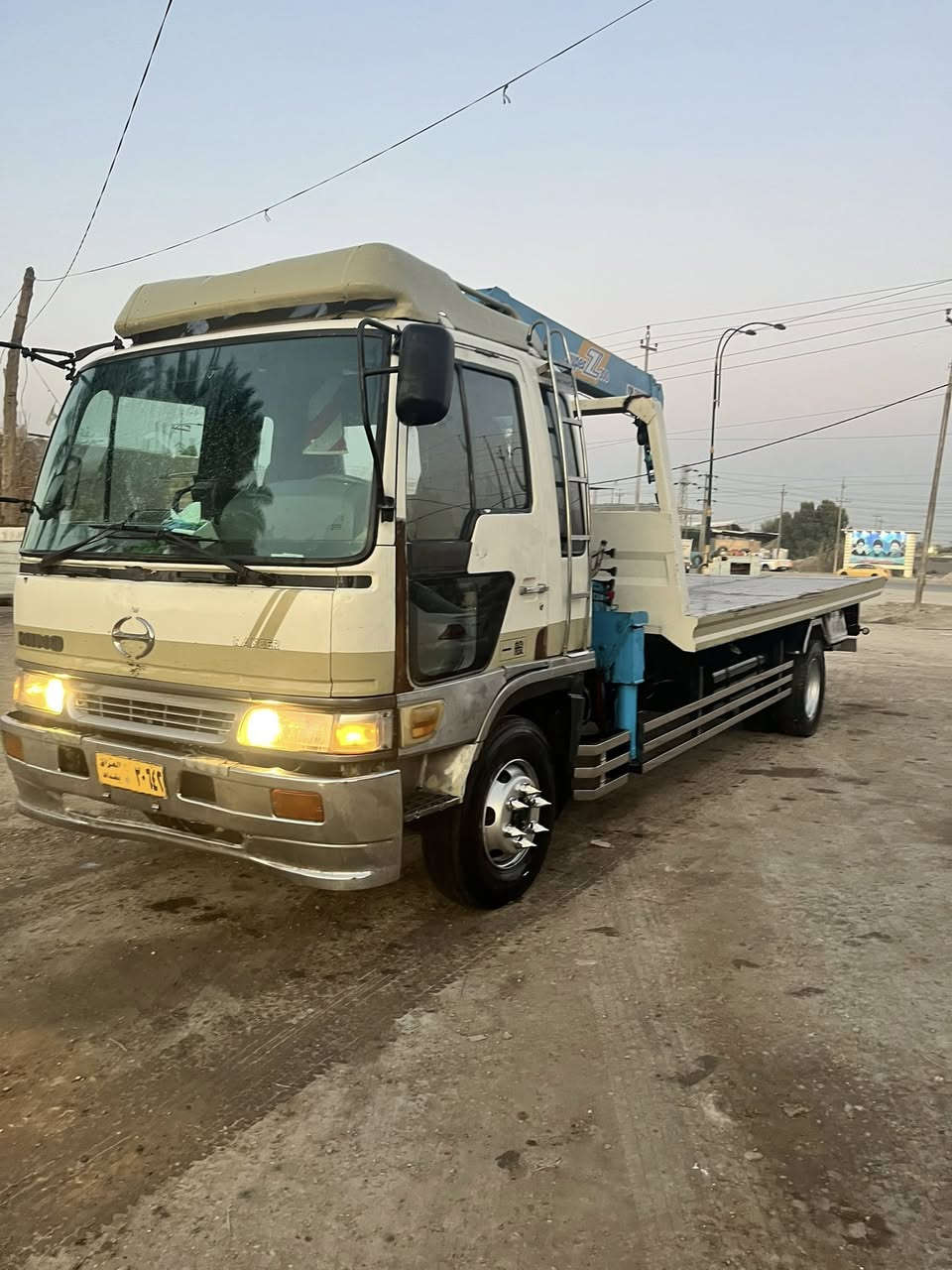 السلام عليكم هينوانكرللبيع موديل ٢٠٠٣معلايه قرار٤٨محرك ٨٠السياره شاصي مكفول بدي نزال السياره جاهزه للعمل مكان كربلاء رقم ***********
