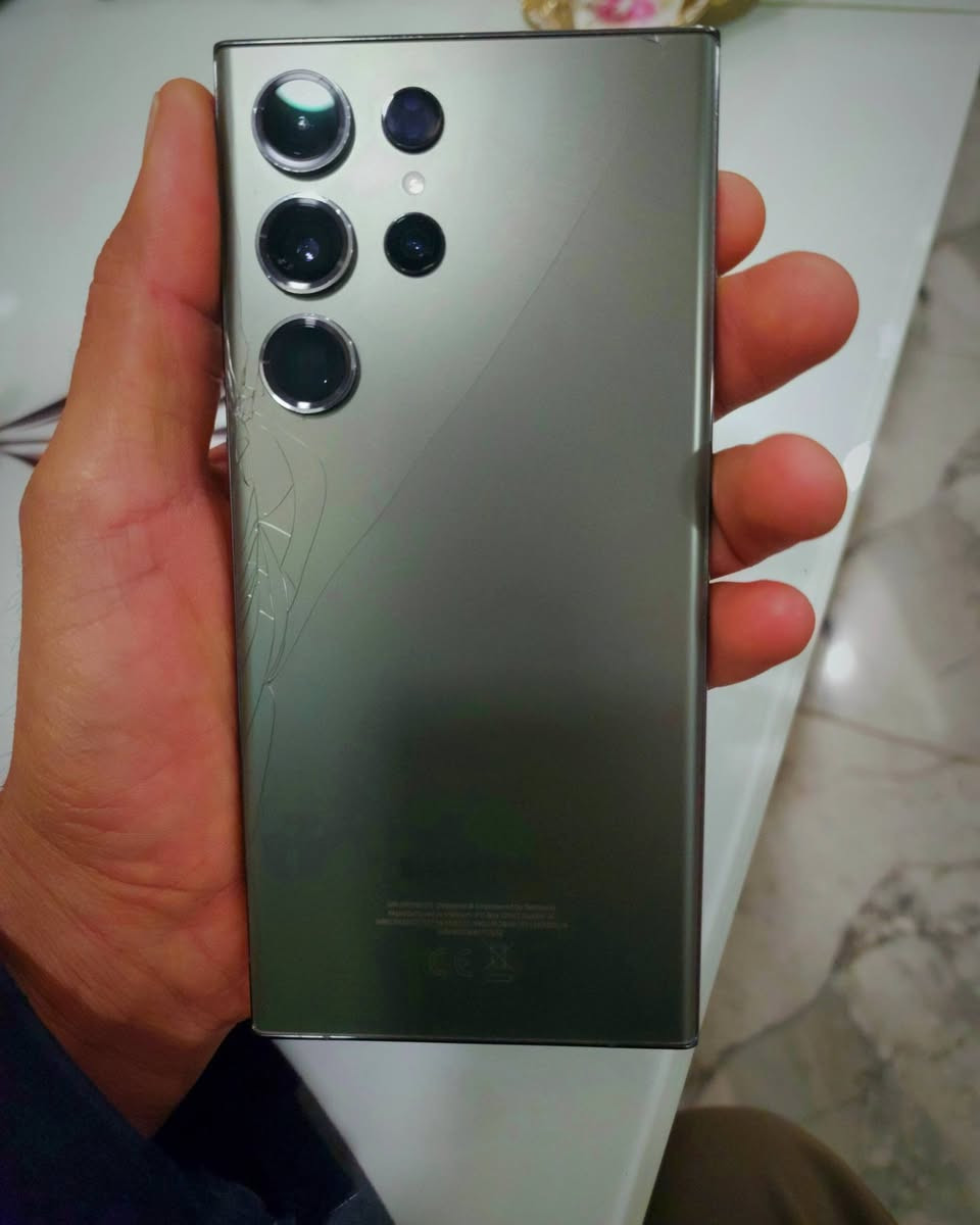 جهاز S23 الترا
بيع او مراوس حسب الرغبه بجهاز اقل مع الفرق 
جهاز مكفول ماعدا الضهر مكسور 
شرق اوسط ملحقاته كارتون وكفر 
ذاكره 256
واتس اب ***********
سعر البيع 670
