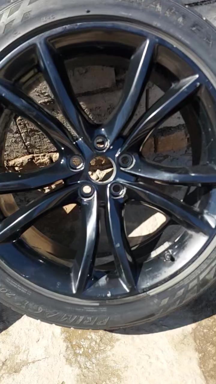 سلام عليكم تخم ويل بلاك توب
نضيفات تايراتهن تعبانات للبيع
شراي يتصل وانا خادم 
***********
سعر ٣٥٠
بيهن مجال
