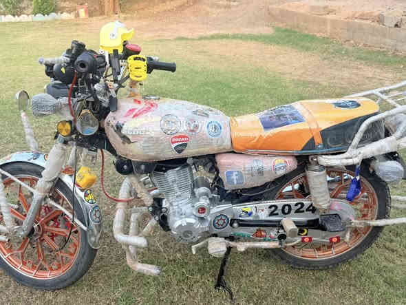 دراجه سونك موديل 24 محدثه 25  برغي مامحطوطه عليها سبانه ماطاختها السعر ٨٢٥ بيها مجال بسيط حك الجيه ***********
