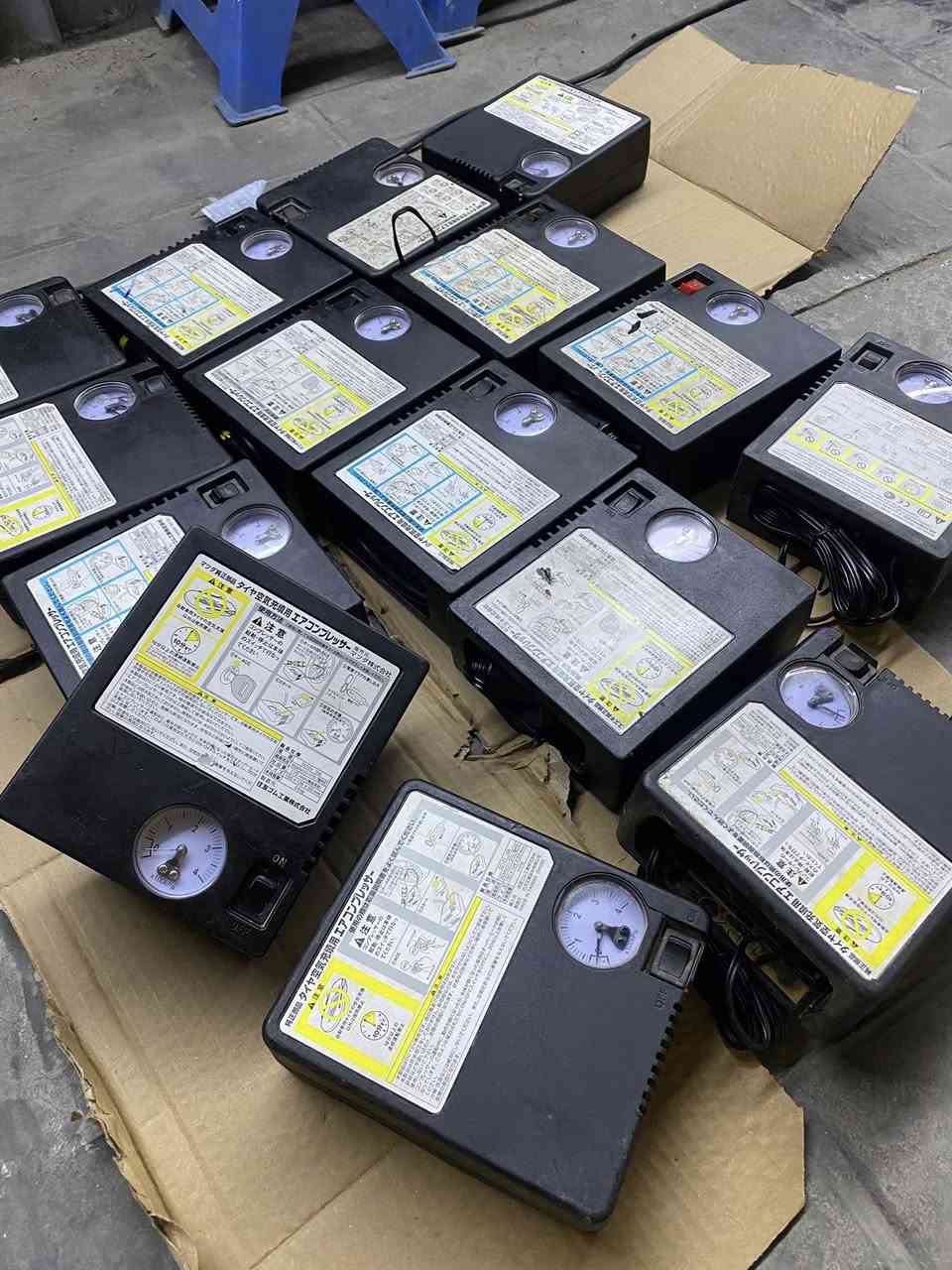 " وصل عندي منفاخ اطارات السيارات 🥰 اصلي مال تفصيخ 
صوندة لنفخ الاطارات 
" سلك طول 3 متر يربط مباشر مع الجداحة السيارة توصيل 
لجميع محافظات العراق 
"للحجز والاستفسار مراسلة الرقم واتساب فقط 
***********
