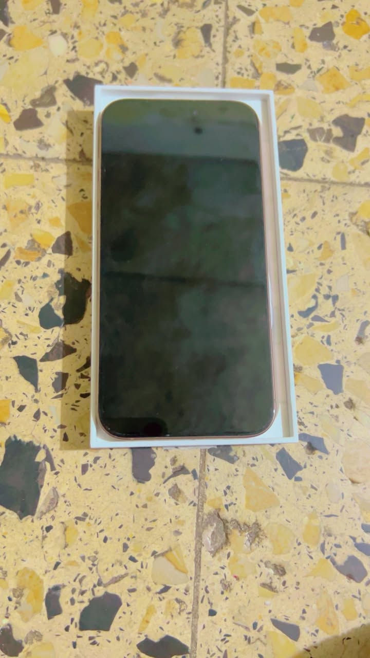 ايفون 16برو ماكس ذاكره 256 بطاريه ٩٤ 
جهاز مشحون ٣٥٦ دوره ب١٣٧٥ 
***********
