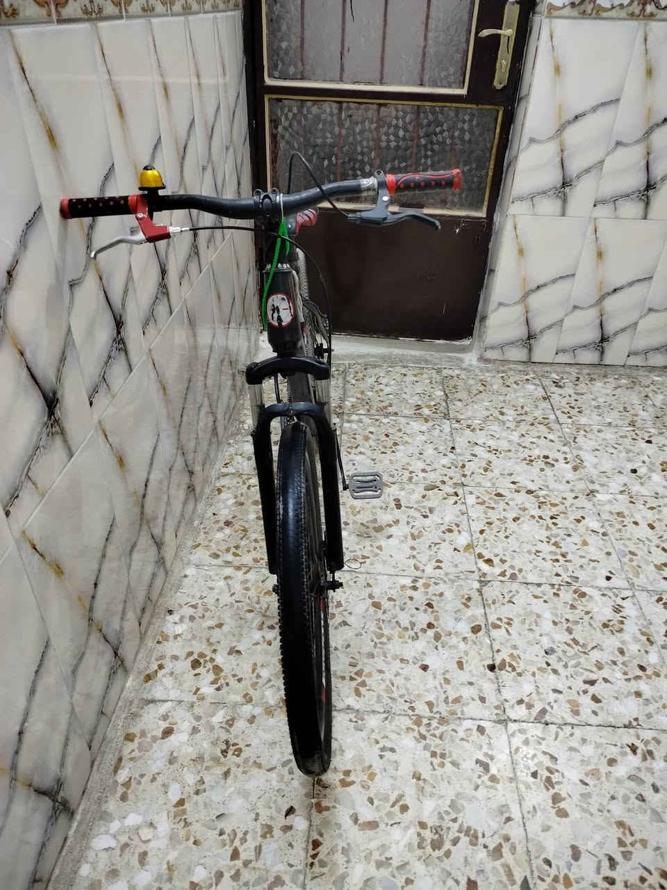السلام عليكم بيسكل من شركة G.K.PLKEجبلي بيسكل نضيف مما موضح بل صورة البريك يجي نضام الفج السعر 80وبي مجال


**إذا كنت صاحب هذا الإعلان وتريد حذفه لأي سبب، رجاءا أرسل رسالة إلى الدعم الفني**