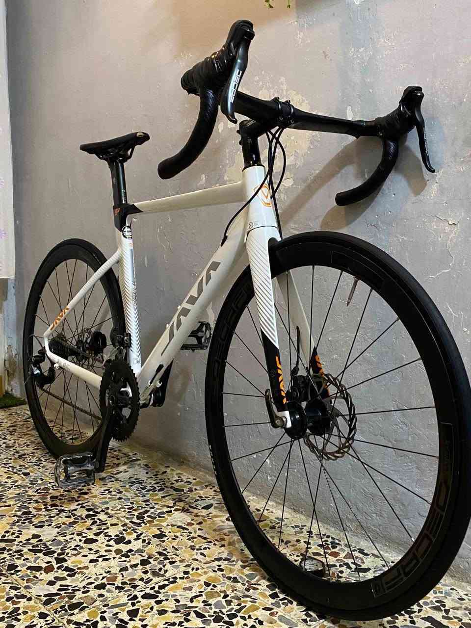 سلام. عليكم. البيع دراجه رود سباق من مار جافا إيطاليا 🇮🇹غنيه عن تعريف حديثه 🚲👌
دراجه. نظيفه. نظافه. (95‎%‎ )
ماشه دراجه. كاربون. فايبر بل كامل. 💯
ستيرن. دراجه. كاربون  فايبر دفن. بل كامل 💯
بوري سرج. كاربون فايبر 💯
بريك خلفي بل. كامل. دفن. 
بريك. امامي بل كامل دفن. 
كير خلفي. دفن بل كامل. 
كير امامي بل كامل دفن .
وياله دراجه. امامي خلفي المنيوم. بل كامل. 🇮🇹👌
دراجه. فريم. المنيوم فقط. مخفف. وحديث 💯
بريكات. امامي. خلفي. دسك. ☑️
مكينه. اماني من ماركه. جافا. إيطاليا 🇮🇹 
سستم. دراجه. سورا.  شيمانو غني عن تعريف☑️
مكينه. دراجه. امامي. جديده. 
ومكينه خلفيه. جديده . 
وزنجيل. بيسكل. من ماركه. شيمانو 
وصوت في بطيخه 👌
زوج تايرات. جديده 💯
فريم عريض مظلع بل كامل ✔️
صوت ويل خلفي ابو ونه 😉💯

الاستفسار خاص 
او رقمي  ***********☎️ 
يوجد توصيل. جميع محافظات العراق 🚚🇮🇶
