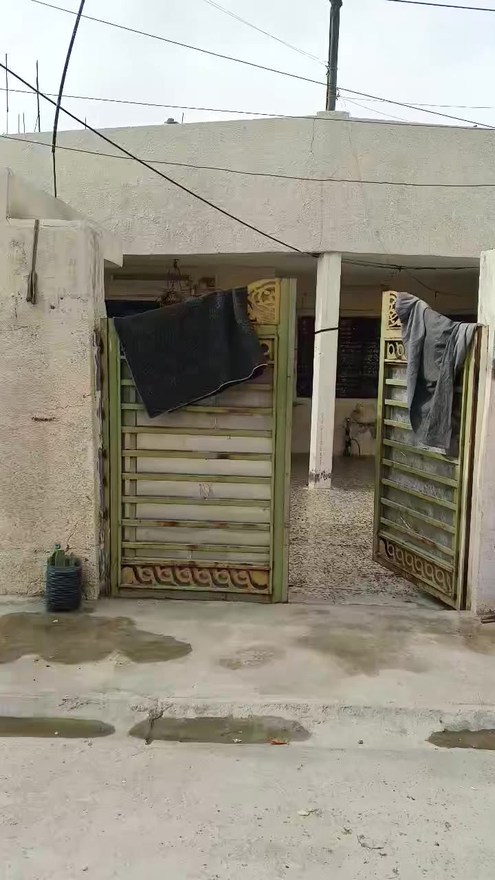 سلام عليكم يعرض مكتب الجوادين بيت 160متر بشارع ابو علي ***********
