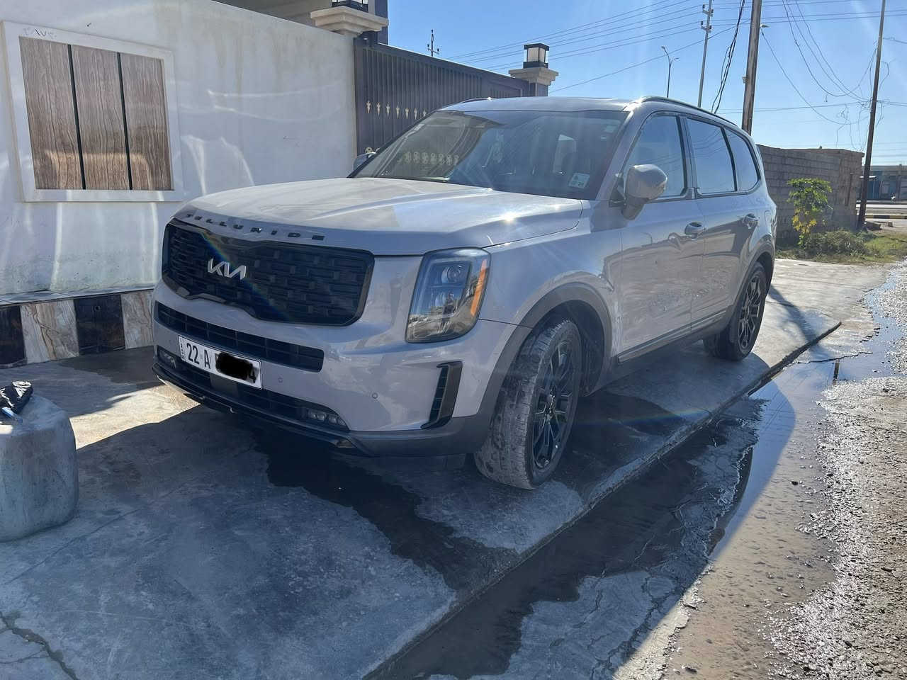 االسلام عليكم شباب
كيا تيلورايد  موديل 2022  

وارد امريكي مكينه v6)3800)

رقم شمالي اربيل 

فتحه سقف

عداد المسافه (58000) ميل 

مواصفات فول

كشنات جلد منفصل 

هند بريك بصمه 

راداد امامي وخلفي وجانبي 

اوتو ستوب 

اوتو هولد 

اشاير بل مري 

كشنات تدفئه 

كراسي كلهن كهرباء 

 (الحادث)موجوده
  جاملغ خلفي شبر  بس بارد واضح بالصوره 
وباب الامامي الايمن شخط مال بايسكل بسيط هم واظح بالصوره 

مكان سياره الانبار فلوجه 
للتواصل فقط على الارقام 👇اتصل وادلل 

( رقم هاتف ) ***********  
( رقم هاتف ) *********** وتساب
