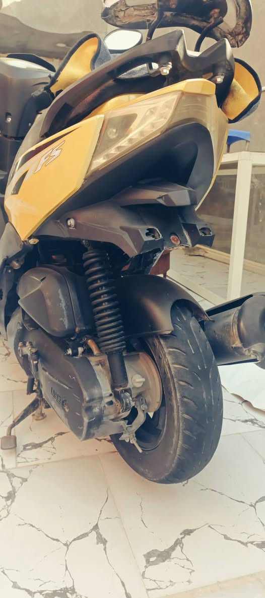 السلام عليكم للبيع
دراجه اف اس مكينه امتياز ياباني سرعه ١٢٠ 
لايت LED  نكره سلف  هندر 
السعر ٣٢٥ 🔒قفل:  مكان رفاعي 
للاتصال ***********
