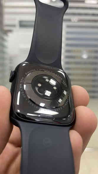 ساعه ابل ووج جيل 7  (Apple Watches ⌚️ series 7
 حجم 45 mm
 البطارية 85‎%‎ 
 مع كامل المرفقات كارتون وشاحنه وسير اصليات كلهم ،  الساعة اني مستخدمها من اشتريها لسه مامفتوحة ولا بيها اي شي سليمة من كلشي 
سعرها 225 وبيها مجال  
عندي توصيل الكل المحافظات 
*********** للتواصل
