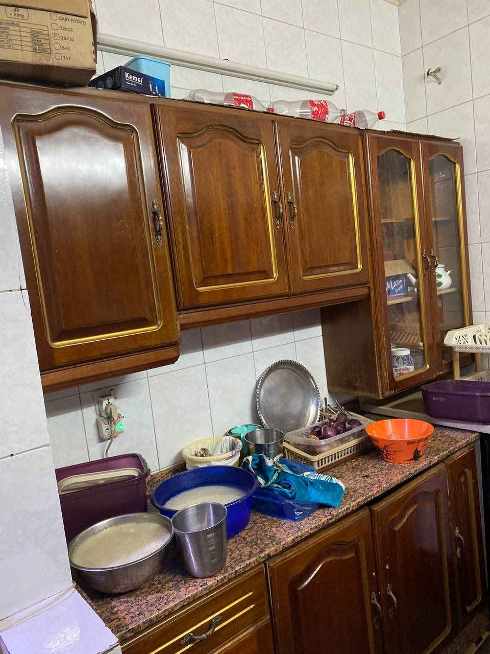 السلام عليكم للبيع كاونتر خشب جاوي بلوك القياس 11 متر للاستفسار ***********
