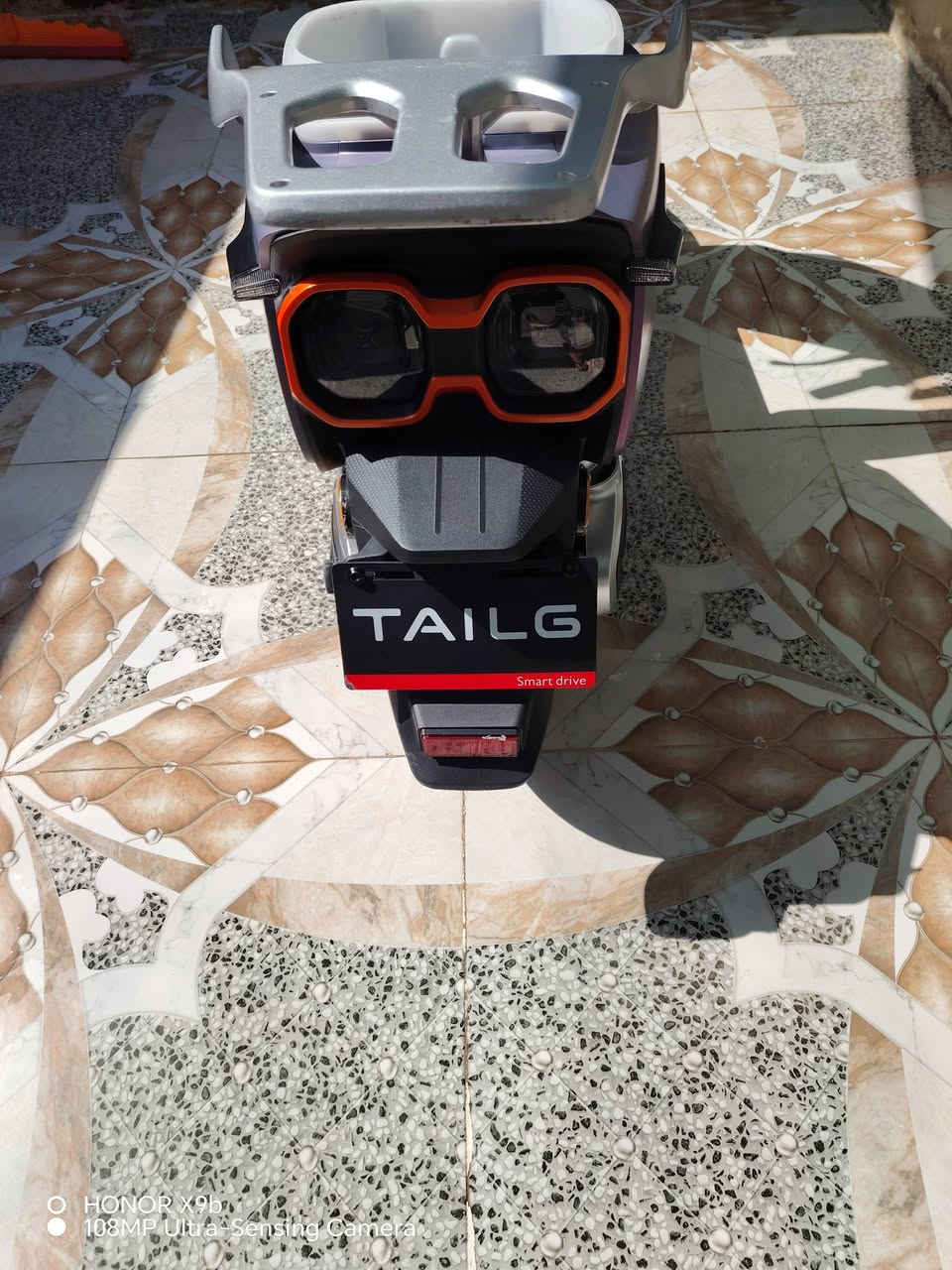 سلام عليكم 

متاح دراجه شحن معروف موصفاتو 

مستخدم شهر تقريباً بعد جديد 

سعر 850 وبي مجال بسيط حك الجيه 

شراي اتصل  ***********

مكاني كوكجلي ملاحظه بيع فقط
