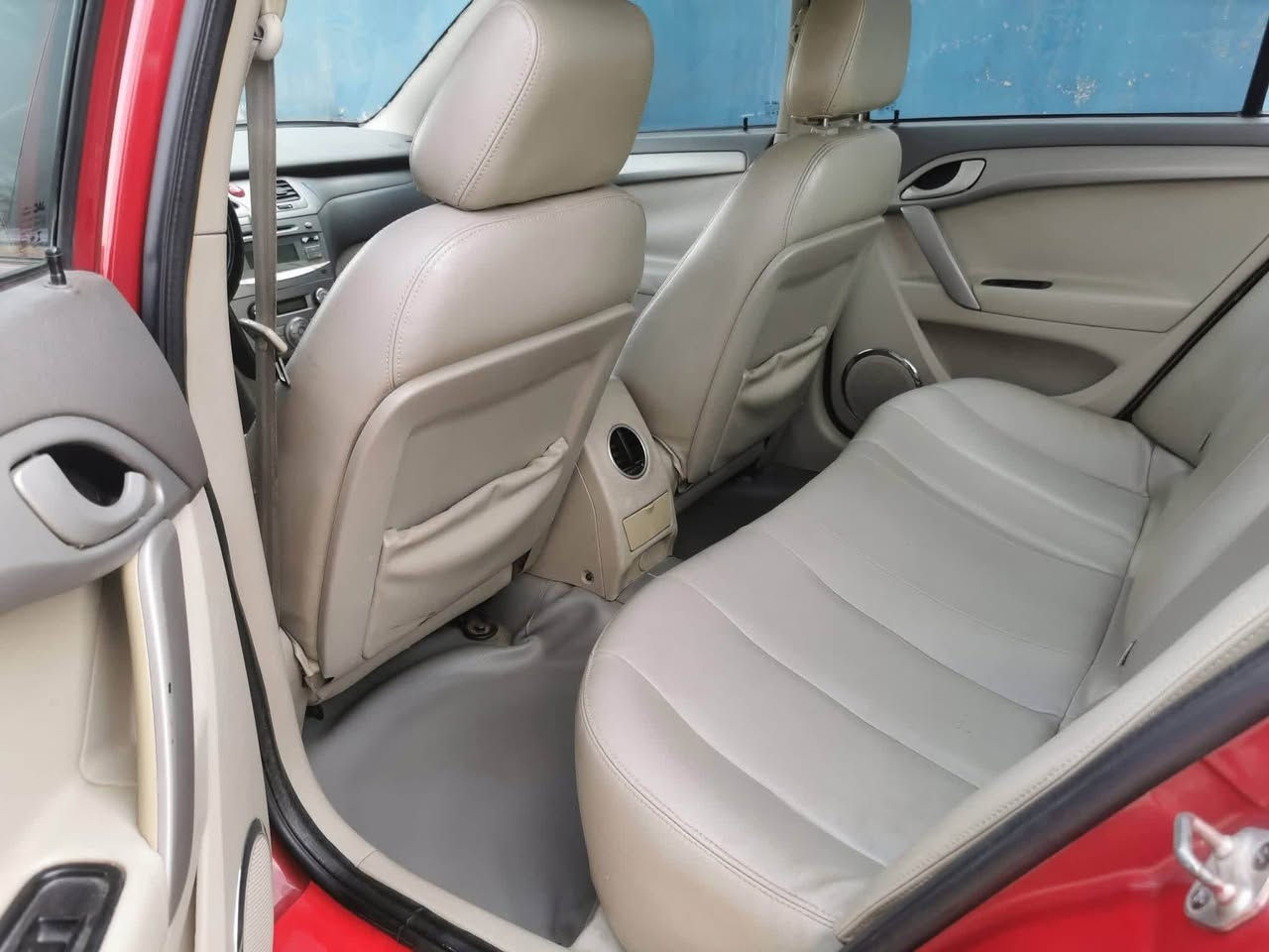 JAC 2014 
چاک مۆدیل 2014 تۆماتیک 
فول مواسفات تەنها سڵایت نیە
گێڕو مەکینە بەشەرت 
زور خاوين و نويه
سێ پارچەی بۆیاغە بێ ناوگرتن
نرخی 63 $
ژمارەی خاوەنی 
***********
� للبيع – JAC موديل 2014

🔹 أوتوماتيك
🔹 فل مواصفات (ما بيها سلّايد)
🔹 الكير والمكينة شرط
🔹 فقط 3 قطع صبغ بدون ضرب
🔹 السعر المطلوب: 63 $

📞 رقم المالك:*********** أربيل, العراق
