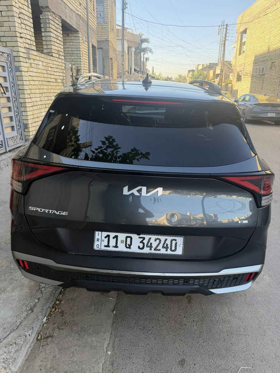 السلام عليكم سبورتج هايبرد هجينه فول مواصفات 1/1مودل 23فتحه بونوراما حادثها جاملغ عكس السائق وبنيد ربعه بس يطلع بالسونار مصبوغ البنيد كله والسياره بسمي وارد امريكي 3انظمه تشغيل بانزين كهرباء شحن ومتصرف عمليه كولش السعر 205 وبيها مجال رقم تلفوني ***********كشنات حساسات تدفئه تبريد سياره شنو اللي بالك بيها مواصفات
