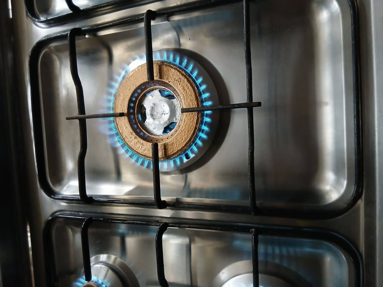 طباخ تكنو عشتار شرط'نضافة شغل السعر 160الرقم الهاتف ***********
