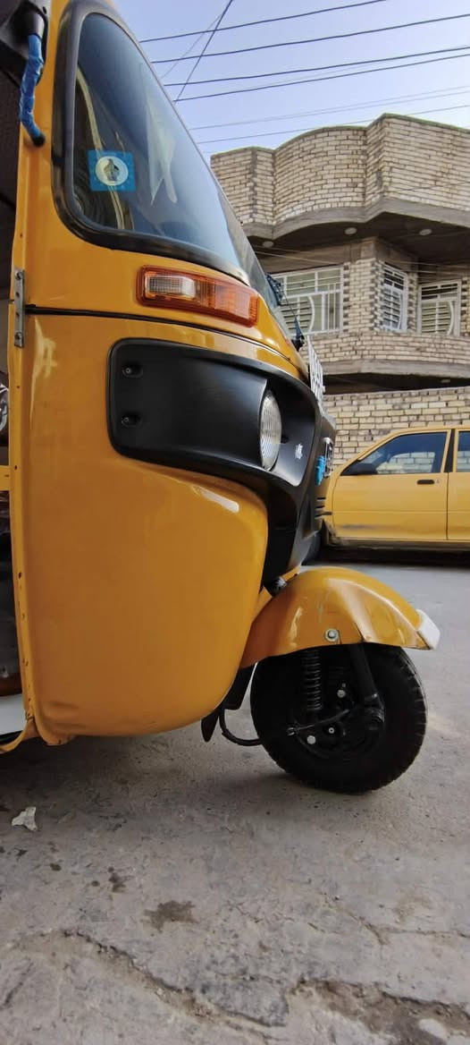 تكتك 20 رقم بغداد انگليزي  وهزة جديدة كفاله عامة كشر ومكينه قطرة صبغ مابيها ولاتعمير..تكتك جديدة مكانها بغداد الشعب سعرها 7800.  وبيها مجال ***********
