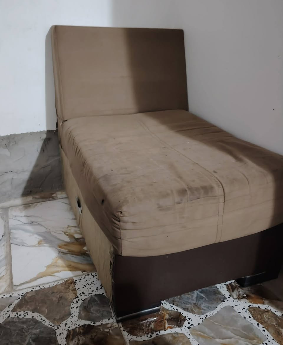 ميز تلفزيون 30
وطخم 60وبي مجال


**إذا كنت صاحب هذا الإعلان وتريد حذفه لأي سبب، رجاءا أرسل رسالة إلى الدعم الفني**