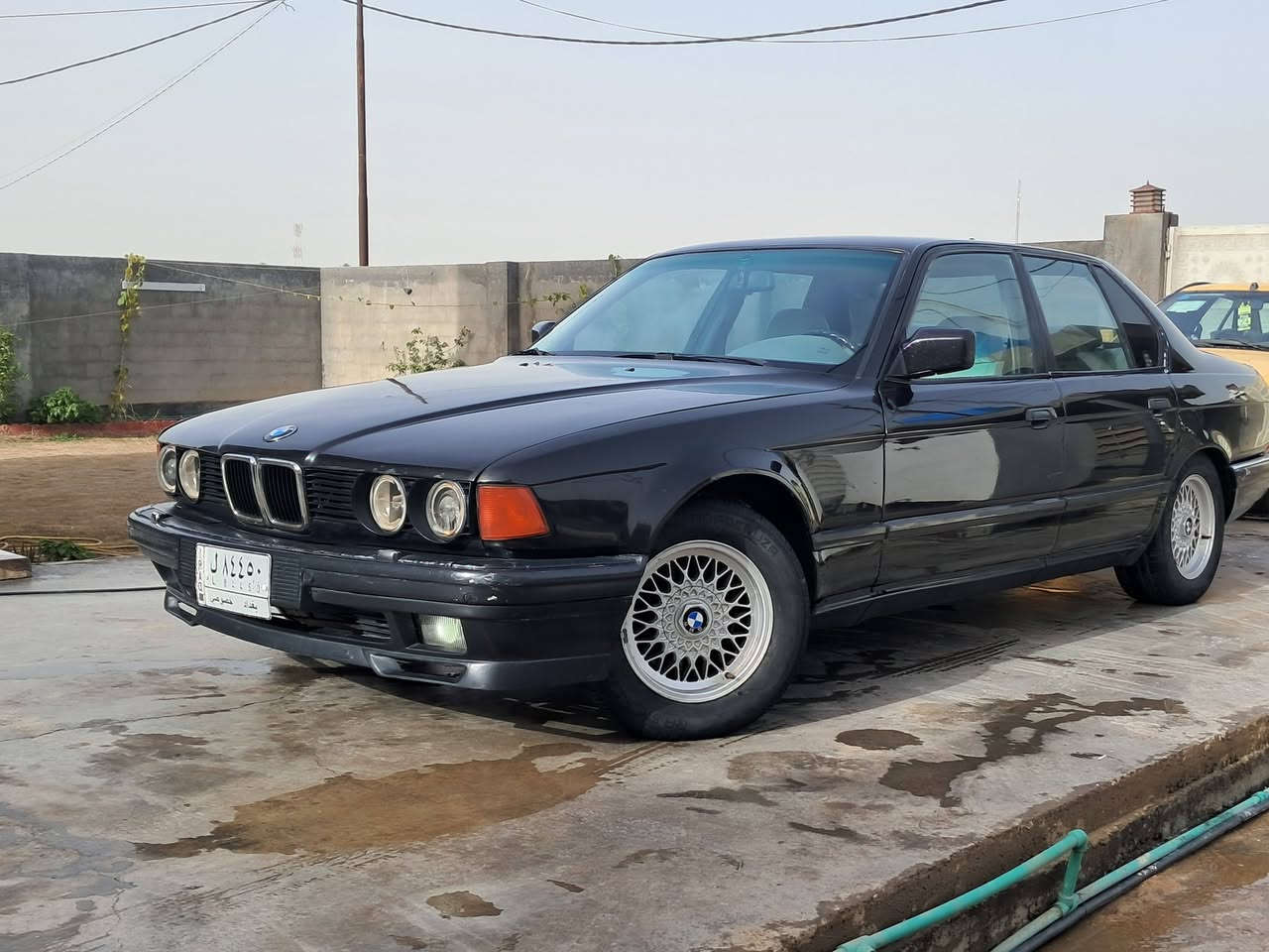 السلام عليكم 
للبيع 735 مفتوح
موديل 93
كير مكينه تبريد كهربائية
جاهزة كلهة 
دبل ايرباك 
دبل كمبيوتر 
داخل ابيض بلاد 
تخم تاير جديد 
السيارة جاهزة للأخير 
مكاني بغداد الدورة هور رجب
السعر 59$
***********
