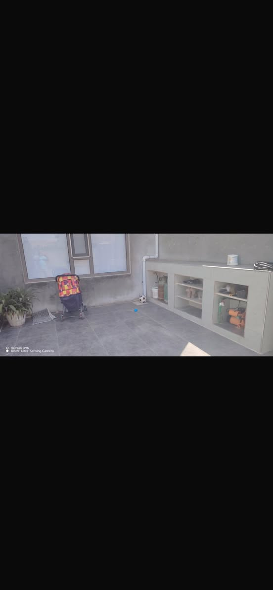🏘🏘بيت للبيع ديالى خانقين / سيروان 
فرع خلف الجامع رسول الاعظم  بالبداية 
مساحة 200 متر طابق ونص بناء حديث 

طابق الاول 
2 غرفة نوم واستقبال وصالة داخلية ومطبخ حار وبارد ومجمع صحيات داخلي وخارجي 
وحديقة وكراج سيارة 
طابق الثاني 
1 غرفة نوم وبيتونة 

علماً بناء حديث وفول سيراميك وسقف مغربي 

السعر / 70 مليون بي مجال 

للأستفسار اكثر اتصال بالارقام فقط 
***********
***********
مكتب فريا موفق للعقار
