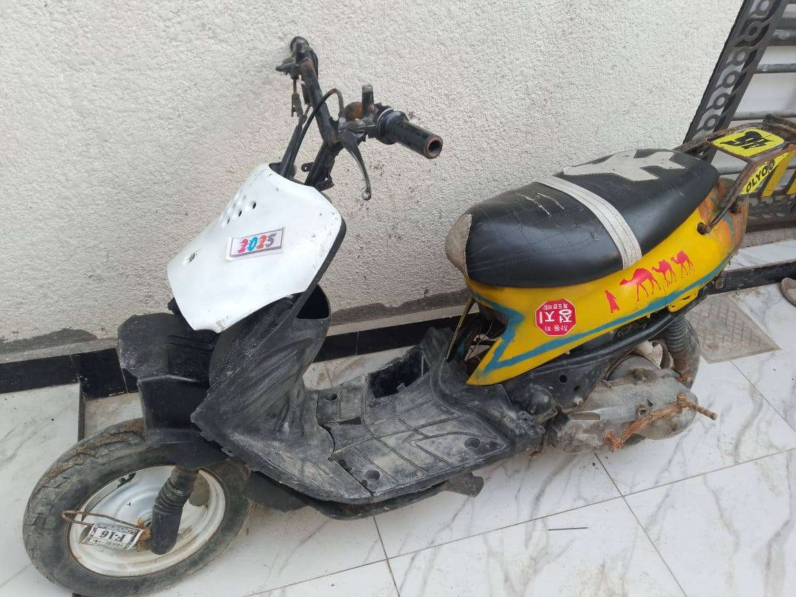 السلام عليكم دراجة للبيع 9 زروف كلشي ما بيها المكينة فقط گاطعة نار السعر 75  العنوان بصرة شط العرب الرقم ***********
