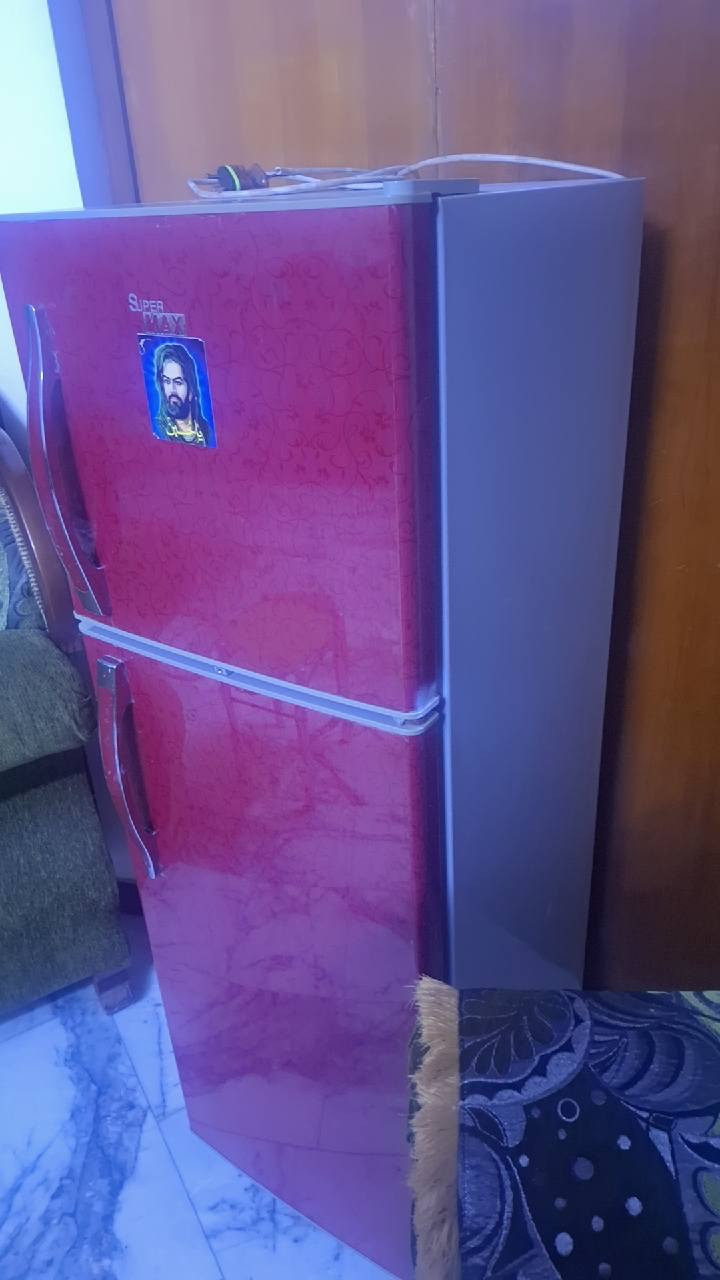 ثلاجة للبيع ❄️

- الحالة: نظيفة وتشتغل 100%
- الحجم: (١٠ قدم )
- الماركة: (supER  MAX)
- ما بيها أي عطل والحمد لله 

السعر: (150 الف وبيها مجال )
الموقع: (حي الجهاد )

للتواصل خاص 📩


**إذا كنت صاحب هذا الإعلان وتريد حذفه لأي سبب، رجاءا أرسل رسالة إلى الدعم الفني**