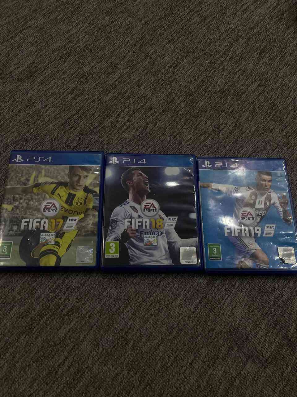 للبيع بلاي ستيشن 4 خليجي واحد تيرا
مع اربع أيدي وثلاث أشرطة فيفا ( 17 - 18 - 19 )

وشنطة  الجهاز نظيف جدا واخو الجديد 

لتواصل واتس اب ***********
