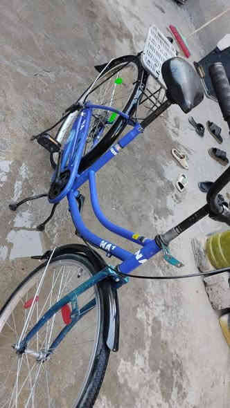 السلام عليكم بيسكل للبيع السعر 50 قفل  *********** واتساب
