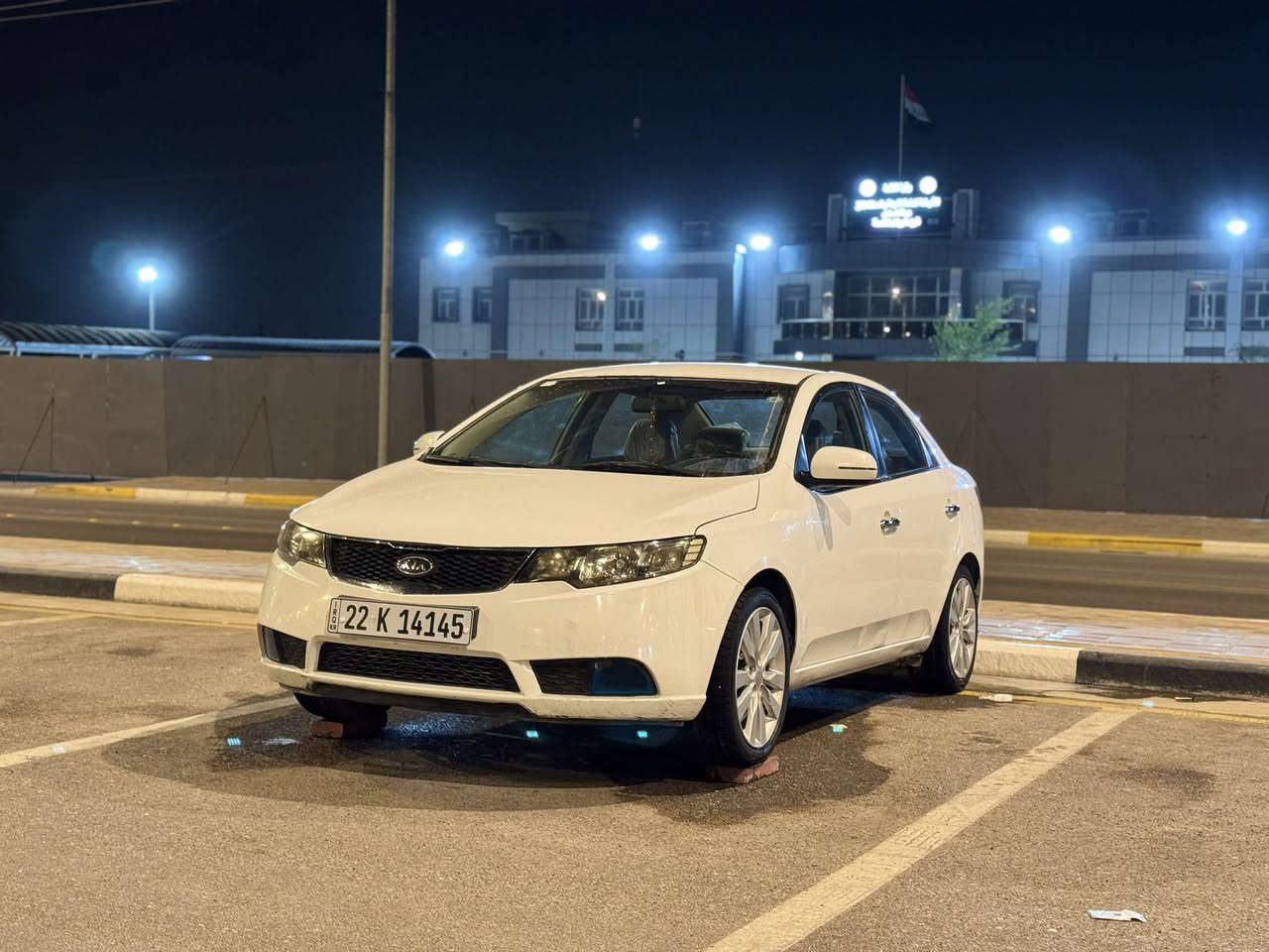 السلام عليكم سيراتو للبيع وارد خليجي مكفوله فقط الخشم مال البنيد ضربته دراجه سياره مكفوله مكينه كير حداديه رقم جديد هزه جديده صار شهر تقريبا من سويتهن تريد وكاله تريد تحويل تدلل مكاني كربلاء (سعر110) رقمي ***********السونار موجود بصور هاذا السونار قبل حادث البنيد
