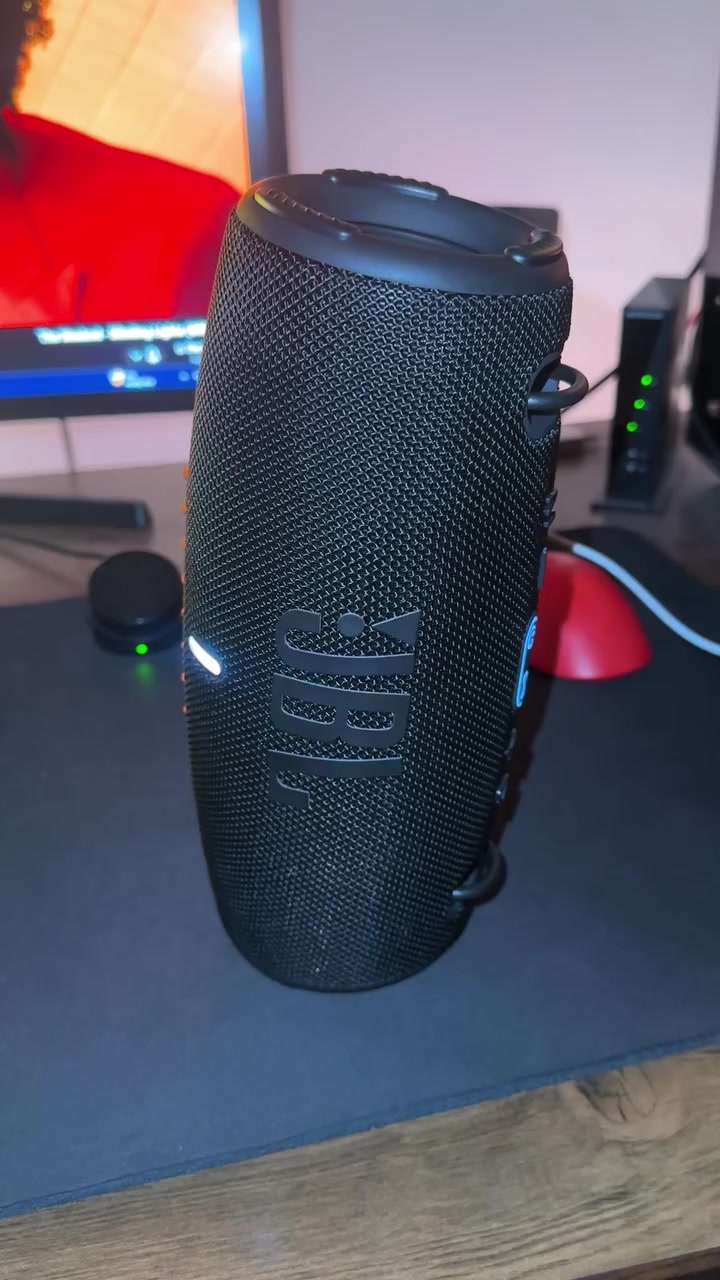 سلام عليكم 
سماعات JBL للبيع


**إذا كنت صاحب هذا الإعلان وتريد حذفه لأي سبب، رجاءا أرسل رسالة إلى الدعم الفني**