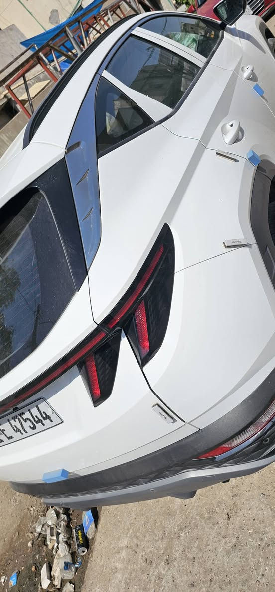 السلام عليكم توسان خليجي  2024 رقم بغداد بيها شخط مثل ماموضح بالصور فقط اما الباقي مكفولة ***********
