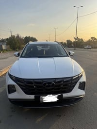 السلام عليكم توسان موديل 2022 وارد خليجي ماشيه ٨٨ الف   رقم بغداد باسم...