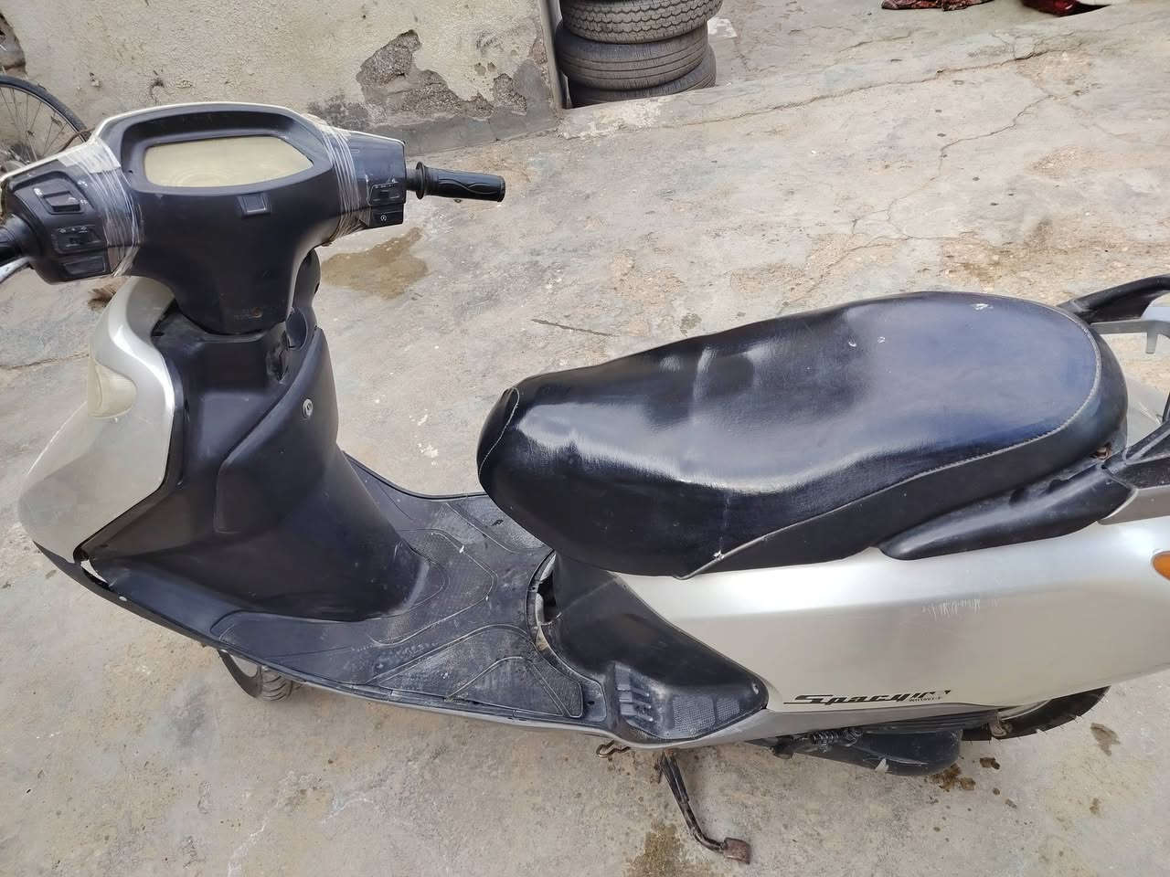 السلام عليكم..
سبيسي ماليزي للبيع مكينه ستوها مجفته والكفرات نضافتهن 50% الدراجه عوزها ترتيب 
السعر 200 وبيها مجال قليل حق الجيه 
للاستفسار الإتصال بالرقم ***********
