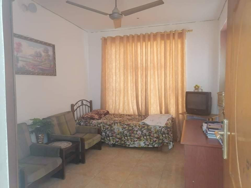 دار مع مشتملين للبيع مساحه مذكورة بالصور  الضباط حي القاهرة خلف حلويات عدنان قرب جامع غفار الذتوب بالفرع خلفه  الاتصال على الرقم غير متواجد بالفيس اتصل هاتفيا يوجد واتساب بالرقمين  ***********
***********
ابو مصطفى
رجائا اتصل هاتفيا او واتساب غير متواجد بالفيس  وشكرا
