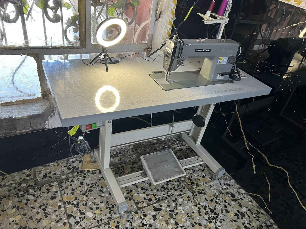 السلام عليكم مكينه خياطة صناعيه نظيفه 100 السعر 250 الف مكاني بغداد المعامل الحسينية ***********
