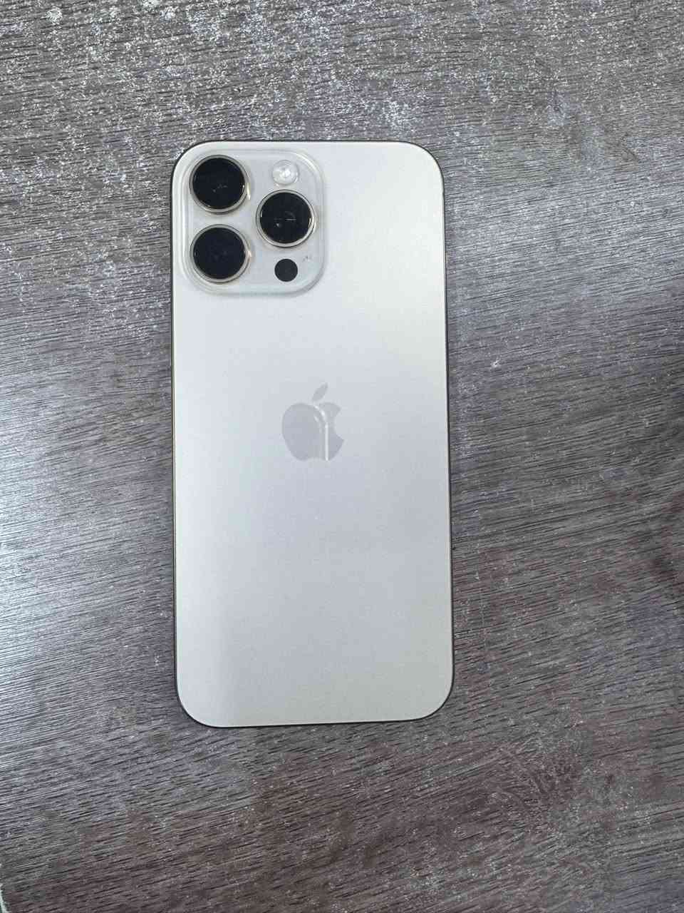 ايفون 16 pro max
ذاكرة 256 
بطارية 99% 
ضمان ماستر ينتهي 2026/3/30
جهاز نضافه 100/100
العنوان بغداد الحسينيه 
***********
