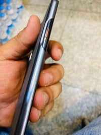 (تكنو كامون 40 برو 5G )  ذاكرته256صار شهر من اخذته ب300 قفل كارتونته و...