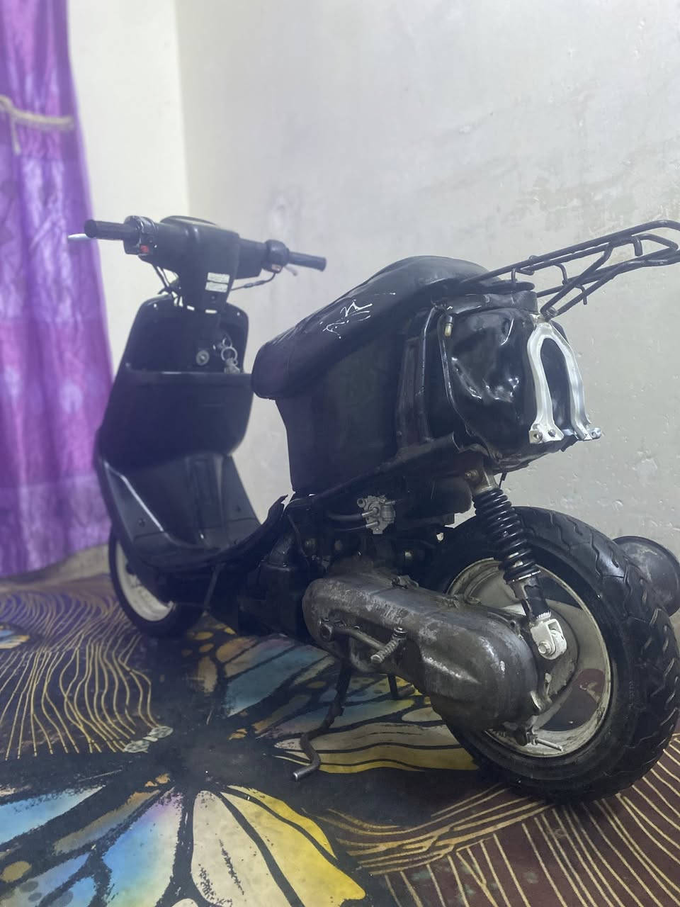 دارجه بوتين دراجه شرط مكينه معمره بس بستم شرط هندر واحد  واير منيه شغاله سلف معوز فقط باتري درع 🛡️ كامل العنوان موصل لأيمن شقق اليرموك للتواصل *********** السعر 💸210 بيها مجال حك الجيه ✨
