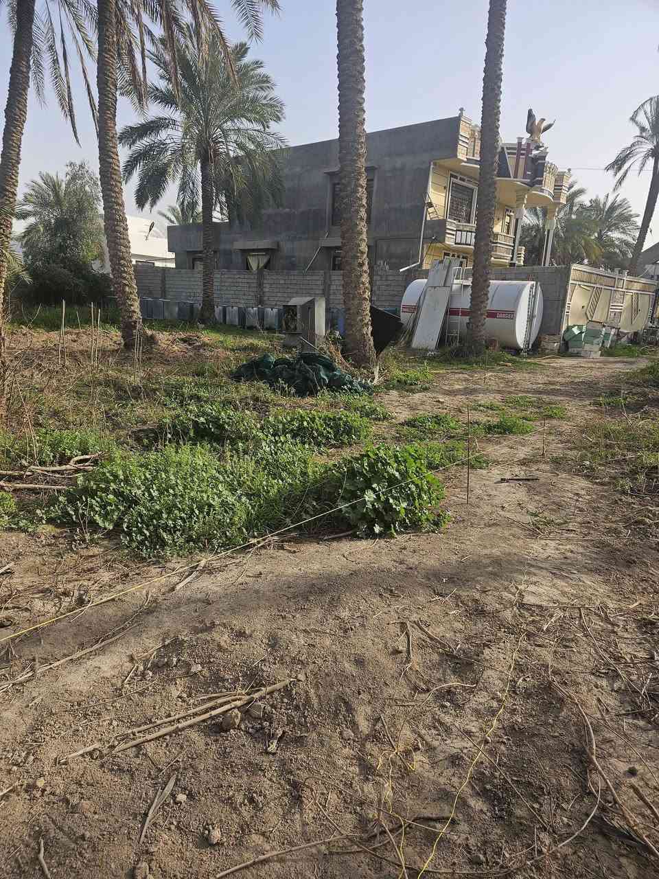 قطعة ارض للبيع 
المساحة 182 متر مربع 
الواجهة 10,25 والنزال 17,70
داخلة ضمن المناطق السكنية تقع على شارع فرعي 8 متر وتبعد عن الشارع الرئيسي 100 متر .
موقعها الفحامة قرب جامع محمد رسول الله .
للتواصل ***********
