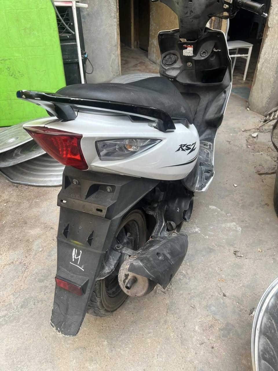 ماكس مضلع للبيع الدراجه نضيفه وحلوه ما مفتوح بيه برغي كفاله السعر 700وبيه مجال حك الجيه هاذ رقمي ***********
